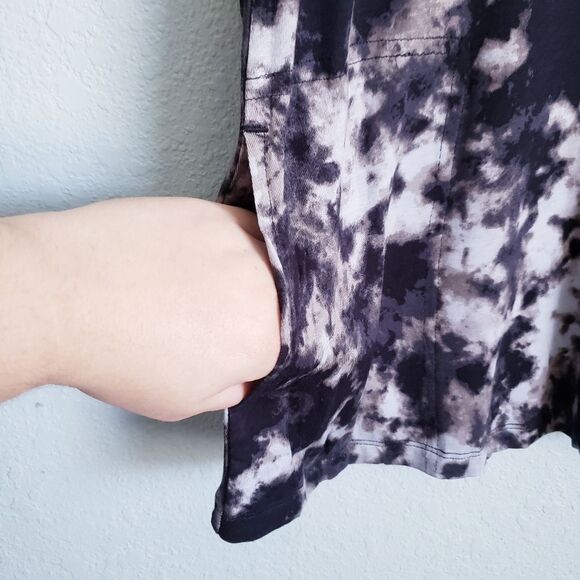 Logo Gray and Black Tie Dye Long Sleeve Tunic with Pockets - Picture 3 of 7